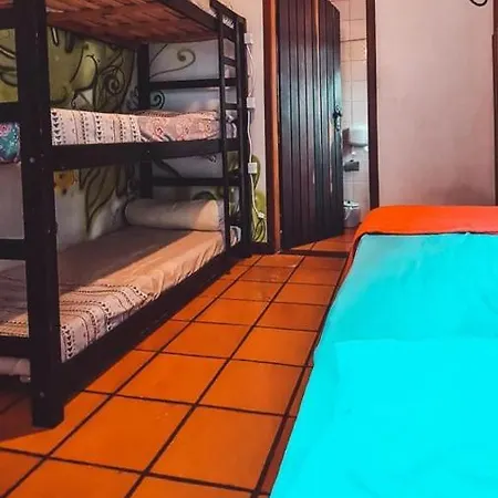 Tombrothers Hostel Gastrobar Guarujá Exterior foto